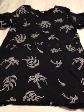 Men's Black Short-Sleeve Shirt with White Palm Motif. C926B